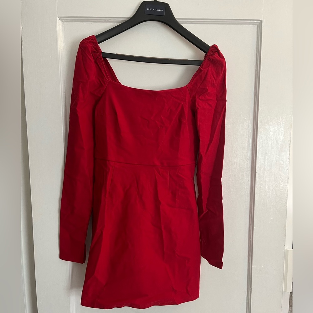 Long sleeve short red dress